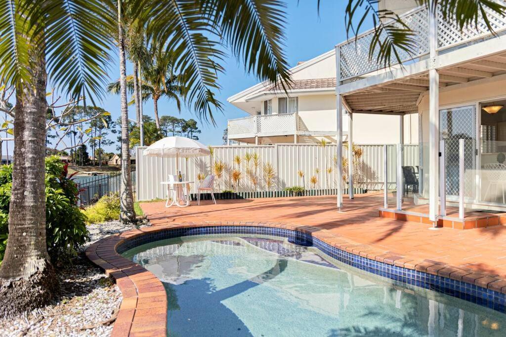 Apartment 64 Isle Of Palms Gold Coast